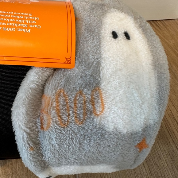 Halloween Ghost Printed Plush Throw Blanket Gray/Ivory - Hyde & EEK! - Picture 9 of 11